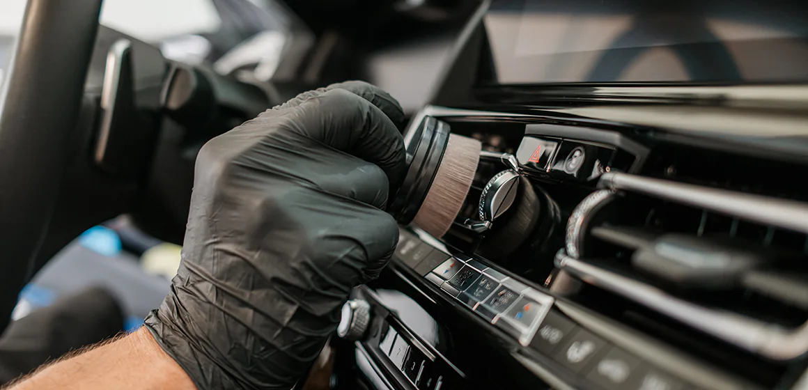 Detailné čistenie interiéru BMW 2 - Wrapstyle Trenčín