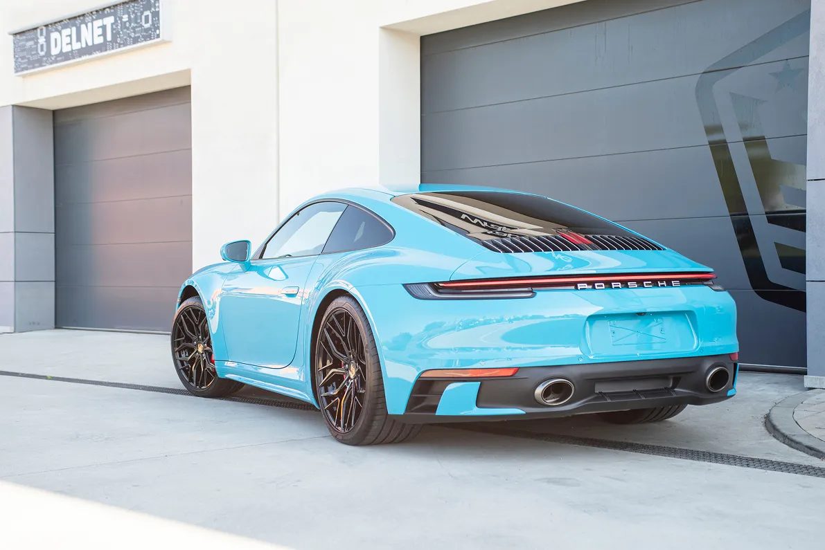 Porsche u pobočky - Wrapstyle Trenčín